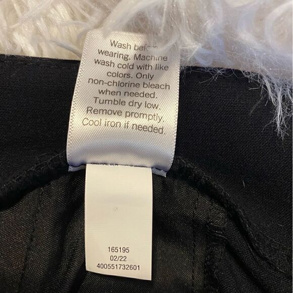 *NWT* Nine West Black Small Short Pants - Picture 5 of 7